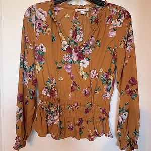 Womens SOCIALITE blouse never worn!